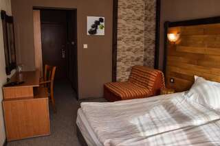 Отель Flora Hotel Боровец Двухместный номер с 2 отдельными кроватями-13